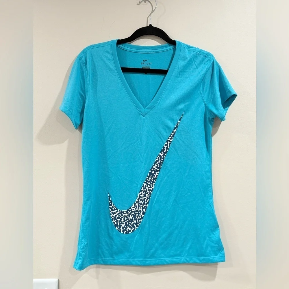 🔥Nike Women's Blue V-Neck Top🔥